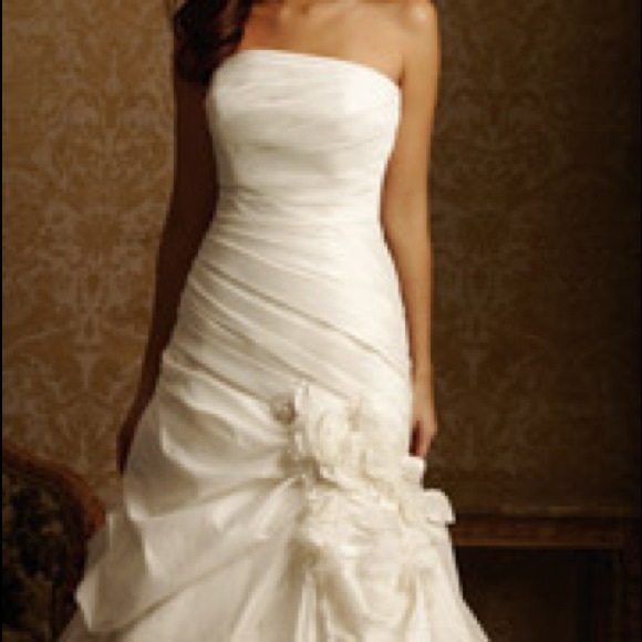 Allure bridals wedding gown - Picture 1 of 8